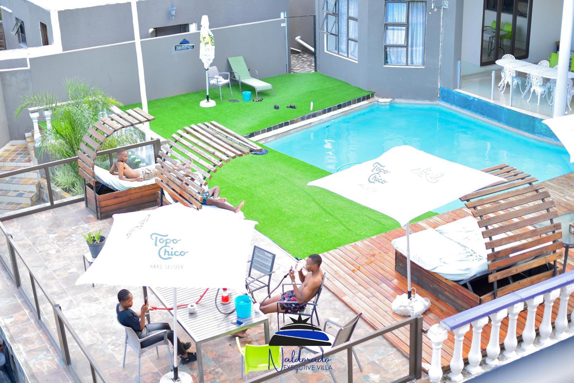 Naldorado Executive Villa 넬스프리트 외부 사진